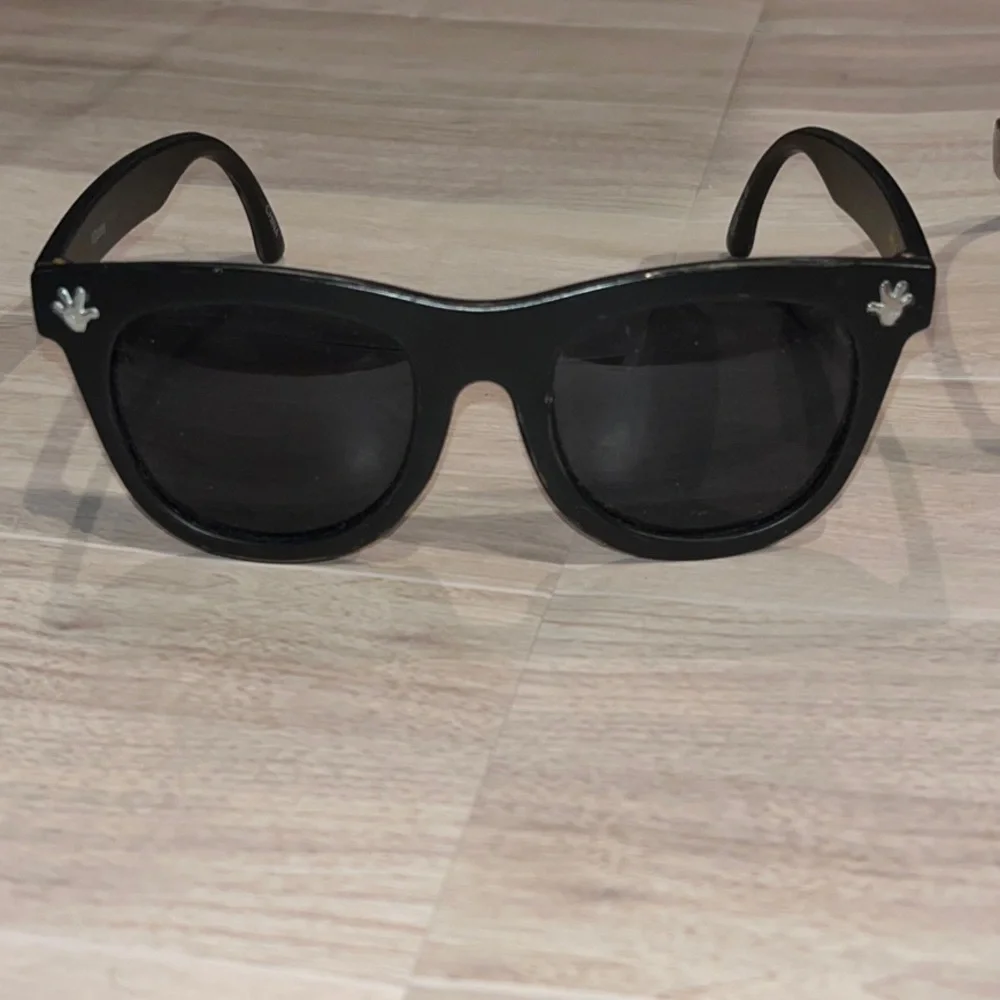 Disney Mickey and Minnie Mouse Arkaid Black Sunglasses Set